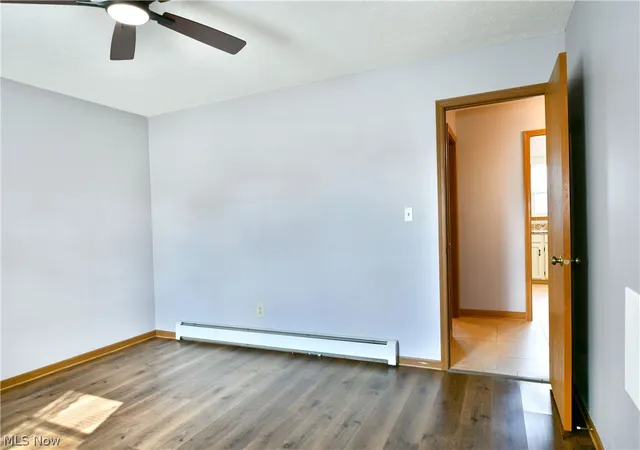 Listing Photo 2 - Condo for sale in building located at 882 Pearson Cir, Youngstown, OH 44512 - Unit #1