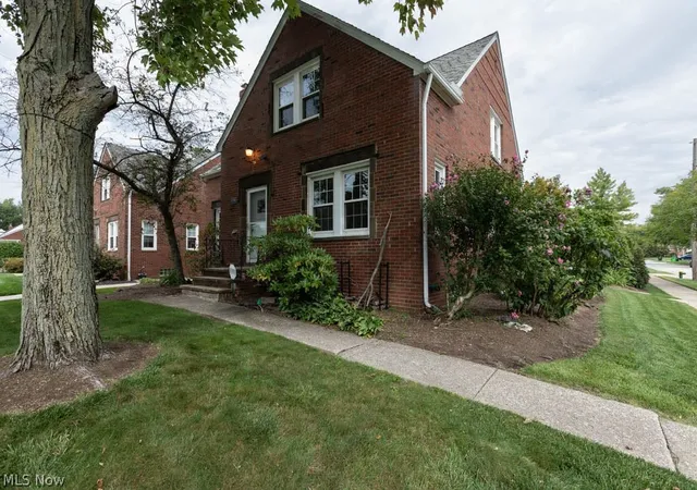 Photo 2 of Sale Pending at 2099 Miramar Blvd, Cleveland, OH 44121 | MLS# 5233725 | Listing updated on 2026-09-20