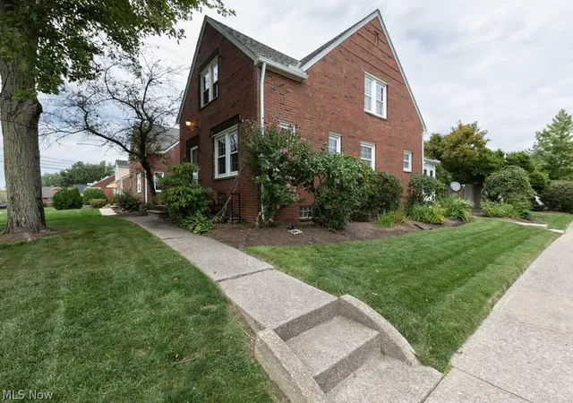 Photo 3 of Sale Pending at 2099 Miramar Blvd, Cleveland, OH 44121 | MLS# 5233725 | Listing updated on 2026-09-20