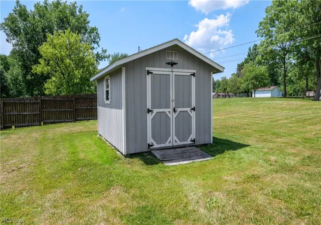 Photo 4 of Single family home for sale at 6186 Stone Rd, Hudson, OH 44236 | MLS# 5244150 | Listing updated on 2026-09-11