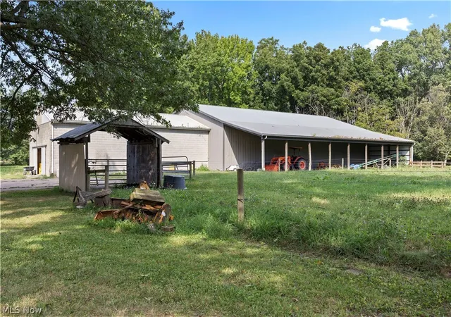 Photo 4 of Single family home for sale at 9988 W Ridge Rd, Elyria, OH 44035 | MLS# 5242436 | Listing updated on 2026-09-11