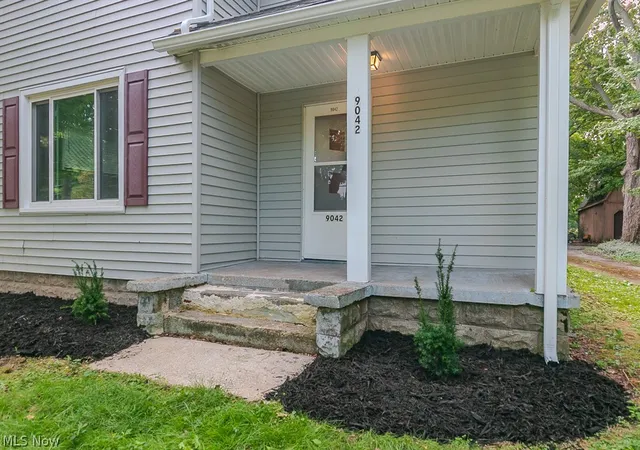 Photo 2 of Single family home for sale at 9042 Lake Shore Blvd, Mentor, OH 44060 | MLS# 5244146 | Listing updated on 2026-09-12