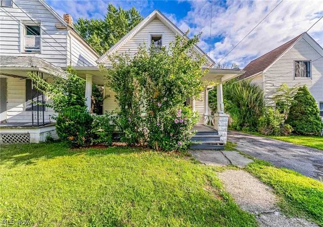 Single family home for sale at 2908 Roanoke Ave, Cleveland, OH 44109 | MLS# 5241298