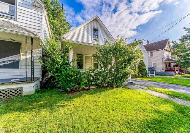 Photo 3 of Single family home for sale at 2908 Roanoke Ave, Cleveland, OH 44109 | MLS# 5241298 | Listing updated on 2026-09-11