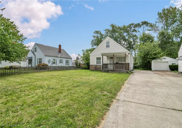 Photo 3 of Single family home for sale at 3943 Palm Ave, Lorain, OH 44055 | MLS# 5243920 | Listing updated on 2026-09-29
