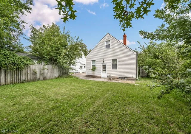 Photo 3 of Single family home for sale at 3943 Palm Ave, Lorain, OH 44055 | MLS# 5243920 | Listing updated on 2026-09-29