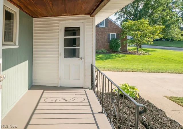 Photo 3 of Single family home for sale at 748 Hemlock St NW, Massillon, OH 44647 | MLS# 5244187 | Listing updated on 2026-09-21