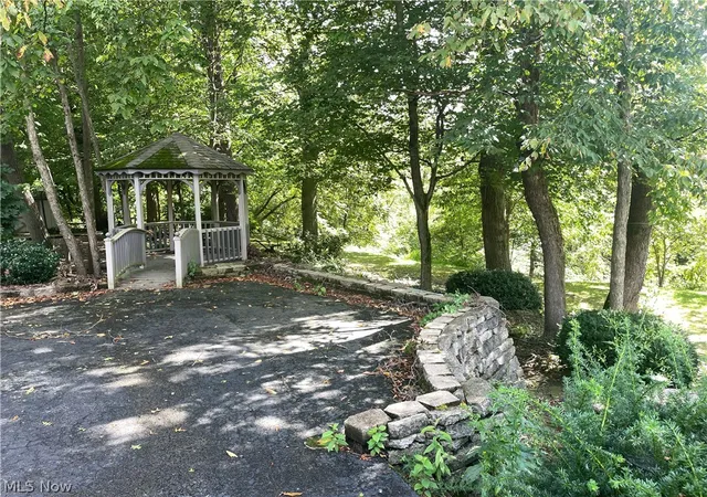 Photo 4 of Single family home for sale at 3255 Meadowlark Ln, Youngstown, OH 44511 | MLS# 5244189 | Listing updated on 2026-09-11