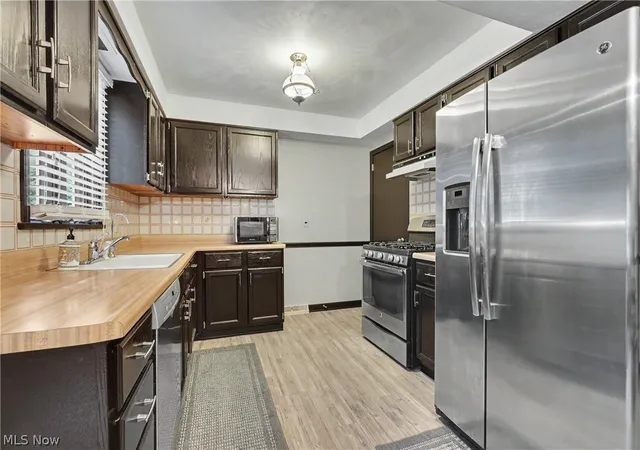 Photo 3 of Single family home for sale at 3061 Palmarie Dr, Youngstown, OH 44514 | MLS# 5243041 | Listing updated on 2026-09-14