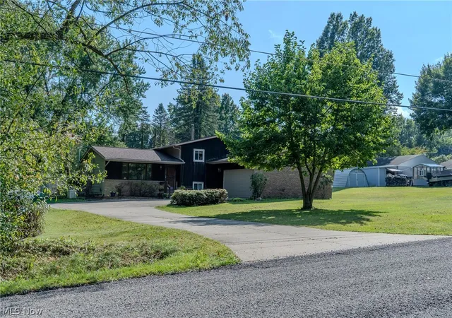 Photo 2 of Single family home for sale at 2848 Pressler Rd, Green, OH 44685 | MLS# 5244090 | Listing updated on 2026-09-11