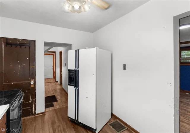 Photo 3 of Single family home for sale at 84 Prospect St, Struthers, OH 44471 | MLS# 5244210 | Listing updated on 2026-09-22