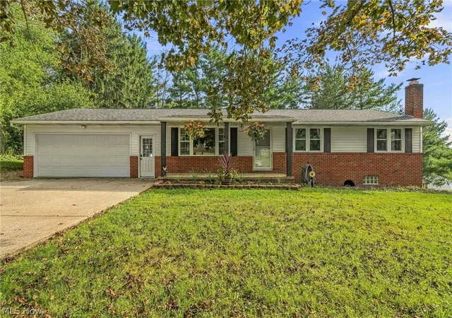 Photo 2 of Single family home for sale at 5220 Woodlynn St Ne, East Canton, OH 44730 | MLS# 5244203 | Listing updated on 2026-09-29