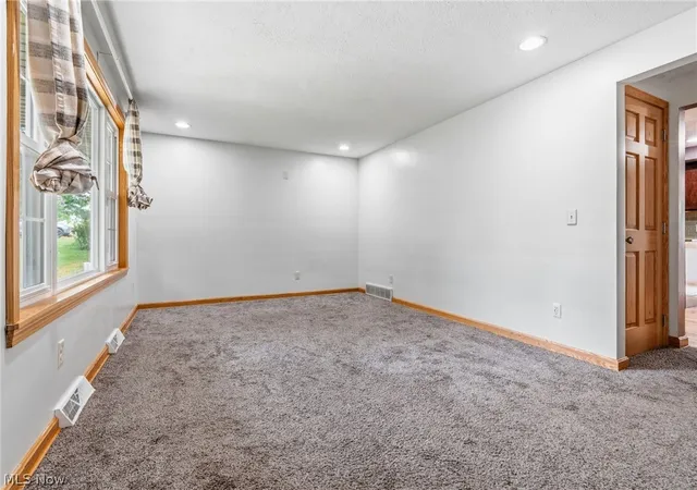Photo 4 of Single family home for sale at 5220 Woodlynn St NE, East Canton, OH 44730 | MLS# 5244203 | Listing updated on 2026-09-29