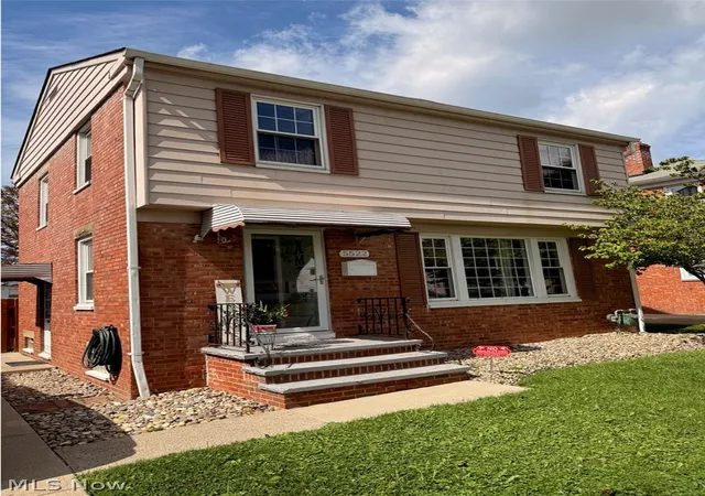 Photo 1 of Single family home for sale at 5522 Hollywood Ave, Maple Heights, OH 44137 | MLS# 5244182 | Listing updated on 2026-09-11