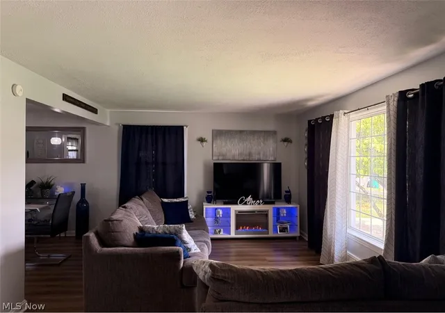 Photo 3 of Single family home for sale at 5522 Hollywood Ave, Maple Heights, OH 44137 | MLS# 5244182 | Listing updated on 2026-09-11