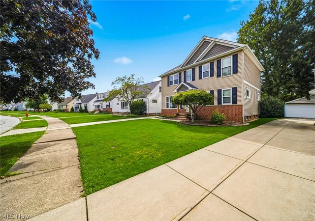 Photo 3 of Single family home for sale at 638 Pendley Rd, Willowick, OH 44095 | MLS# 5244152 | Listing updated on 2026-09-18