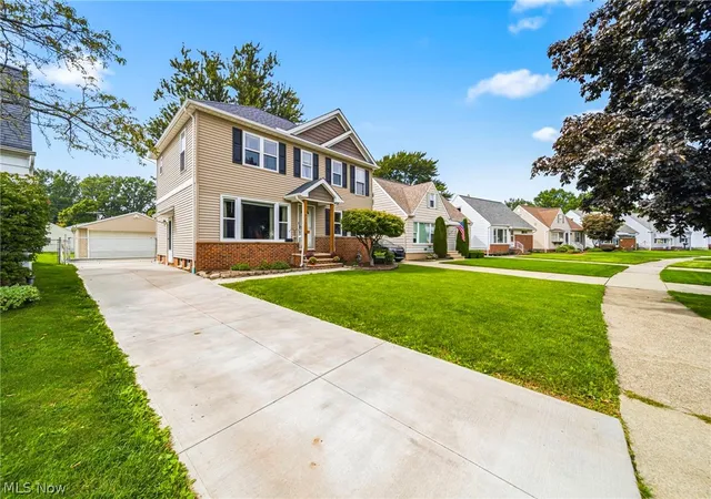 Photo 3 of Single family home for sale at 638 Pendley Rd, Willowick, OH 44095 | MLS# 5244152 | Listing updated on 2026-09-18