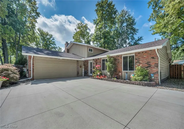 Photo 3 of Sale Pending at 7676 Trenton Trl, Middleburg Heights, OH 44130 | MLS# 5243805 | Listing updated on 2026-09-13