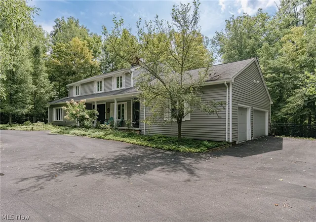 Photo 4 of Single family home for sale at 7850 Mayfield Rd, Gates Mills, OH 44040 | MLS# 5243719 | Listing updated on 2026-10-01