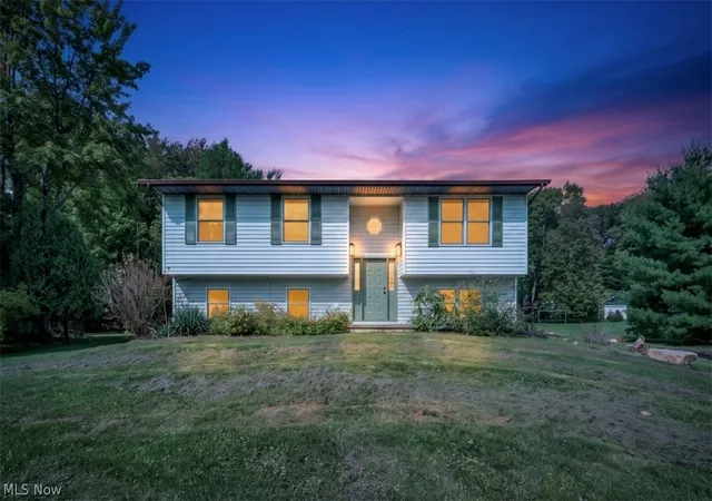 Single family home for sale at 10142 Hillcrest Rd, Willoughby, OH 44094 | MLS# 5243143