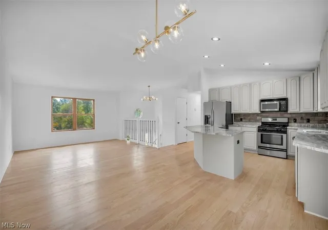 Photo 4 of Single family home for sale at 10142 Hillcrest Rd, Willoughby, OH 44094 | MLS# 5243143 | Listing updated on 2026-10-07