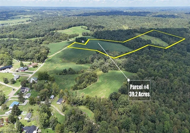 Photo 3 of Sale Pending at 1498 Luby Ln, Zanesville, OH 43701 | MLS# 5244256 | Listing updated on 2026-10-05