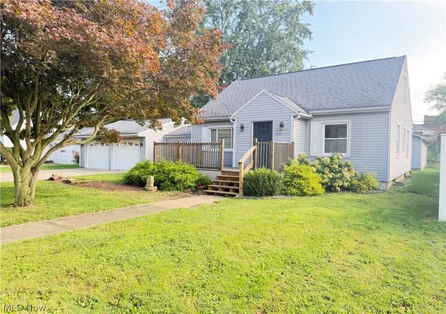 Photo 3 of Single family home for sale at 1311 N Walnut St, Dover, OH 44622 | MLS# 5243847 | Listing updated on 2026-09-24