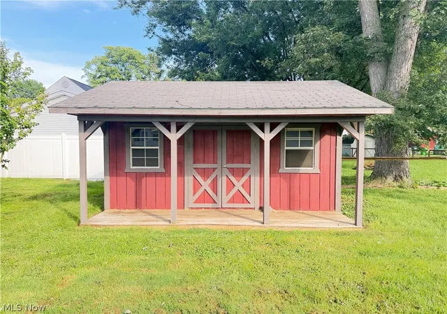 Photo 4 of Single family home for sale at 1311 N Walnut St, Dover, OH 44622 | MLS# 5243847 | Listing updated on 2026-09-24