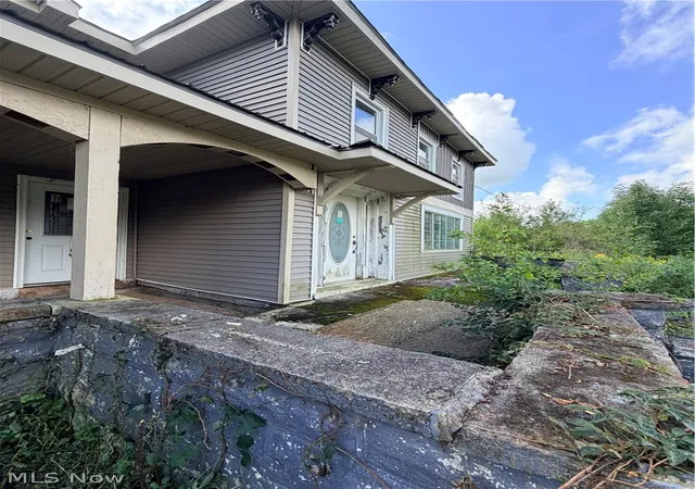 Photo 2 of Sale Pending at 9799 Bainbridge Rd, Chagrin Falls, OH 44023 | MLS# 5244259 | Listing updated on 2026-09-12