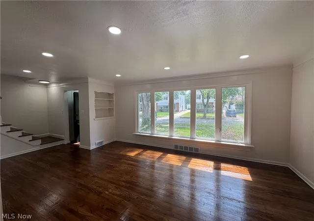 Photo 1 of Single family home for sale at 4029 Hinsdale Rd, Cleveland, OH 44121 | MLS# 5244254 | Listing updated on 2026-09-11
