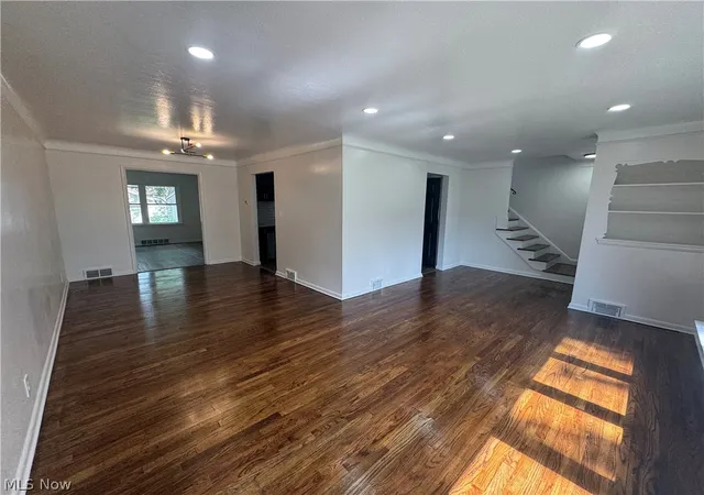 Photo 4 of Single family home for sale at 4029 Hinsdale Rd, Cleveland, OH 44121 | MLS# 5244254 | Listing updated on 2026-09-11