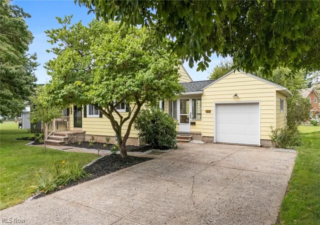 Photo 2 of Sale Pending at 690 Autumn Dr, Amherst, OH 44001 | MLS# 5243680 | Listing updated on 2026-09-13
