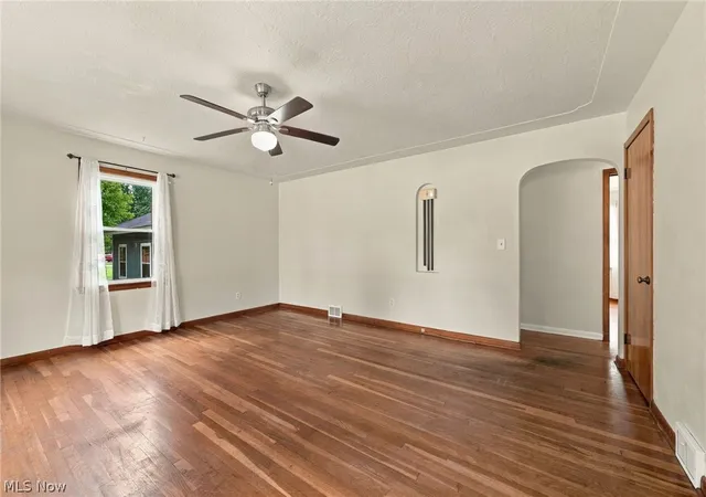 Photo 3 of Sale Pending at 690 Autumn Dr, Amherst, OH 44001 | MLS# 5243680 | Listing updated on 2026-09-13