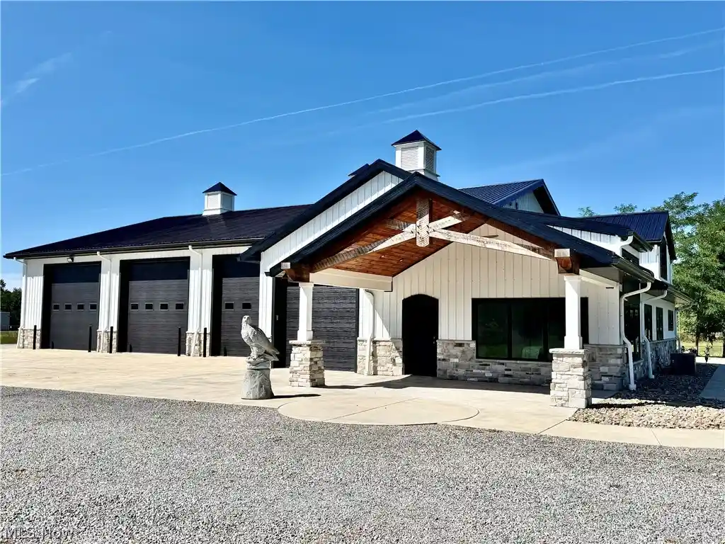 Photo 1 of Single family home for sale at 1180 N County Line Rd, Geneva, OH 44041 | MLS# 5242809 | Listing updated on 2026-10-30