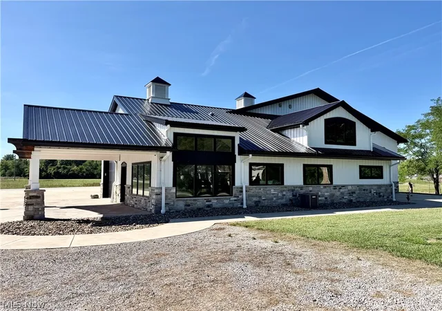 Photo 2 of Single family home for sale at 1180 N County Line Rd, Geneva, OH 44041 | MLS# 5242809 | Listing updated on 2026-09-11
