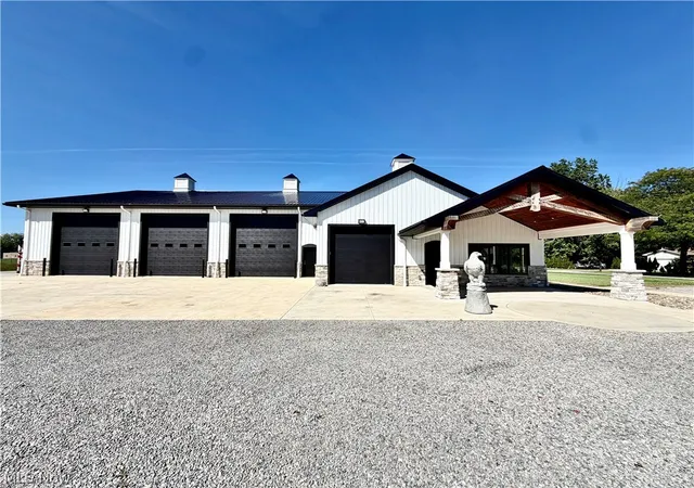 Photo 2 of Single family home for sale at 1180 N County Line Rd, Geneva, OH 44041 | MLS# 5242809 | Listing updated on 2026-09-11