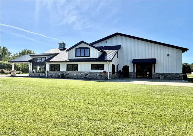 Photo 4 of Single family home for sale at 1180 N County Line Rd, Geneva, OH 44041 | MLS# 5242809 | Listing updated on 2026-09-11