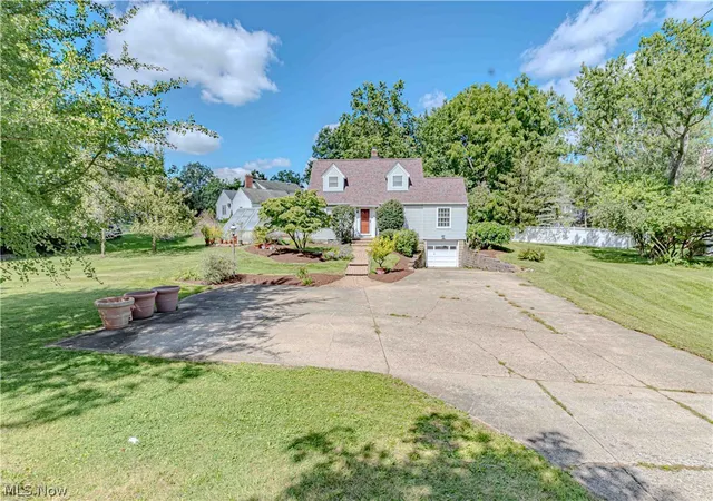 Photo 2 of Sale Pending at 611 Weymouth Rd, Medina, OH 44256 | MLS# 5243993 | Listing updated on 2026-09-13