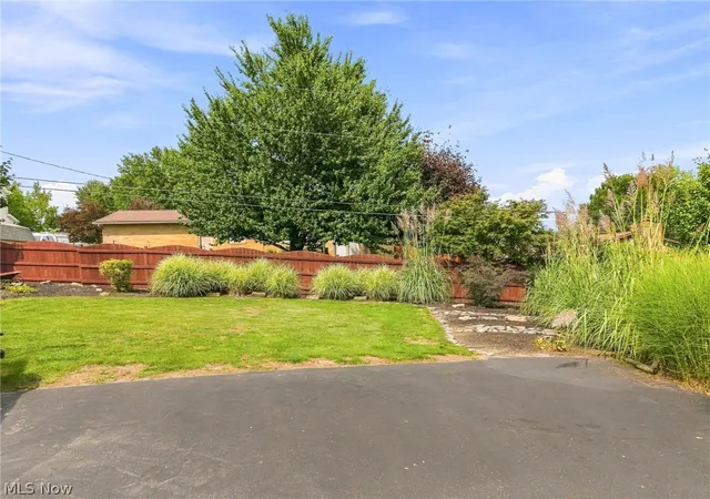 Photo 4 of Single family home for sale at 2215 Tamarack Cir NE, Canton, OH 44721 | MLS# 5243022 | Listing updated on 2026-09-12