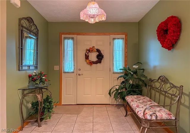 Photo 3 of Sale Pending at 135 Pondview Cir, Rittman, OH 44270 | MLS# 5244232 | Listing updated on 2026-09-20