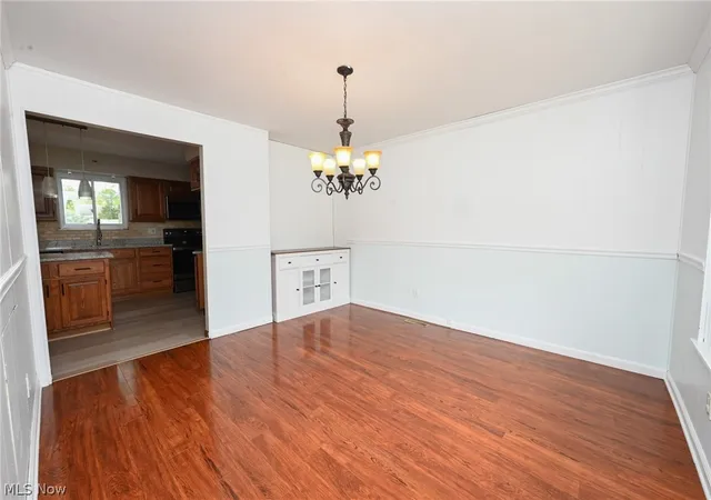 Photo 4 of Single family home for sale at 6752 Crestwood Ln, Olmsted Twp, OH 44138 | MLS# 5244293 | Listing updated on 2026-10-06