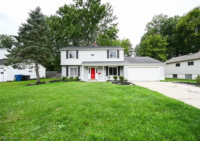 Single family home for sale at 6752 Crestwood Ln, Olmsted Twp, OH 44138 | MLS# 5244293