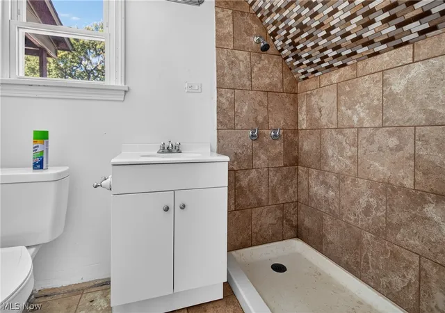 Photo 25 of Single family home for sale at 186 Parmely Ave, Elyria, OH 44035 | MLS# 5244280 | Listing updated on 2026-09-11