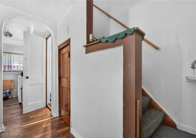 Photo 2 of Single family home for sale at 186 Parmely Ave, Elyria, OH 44035 | MLS# 5244280 | Listing updated on 2026-09-11