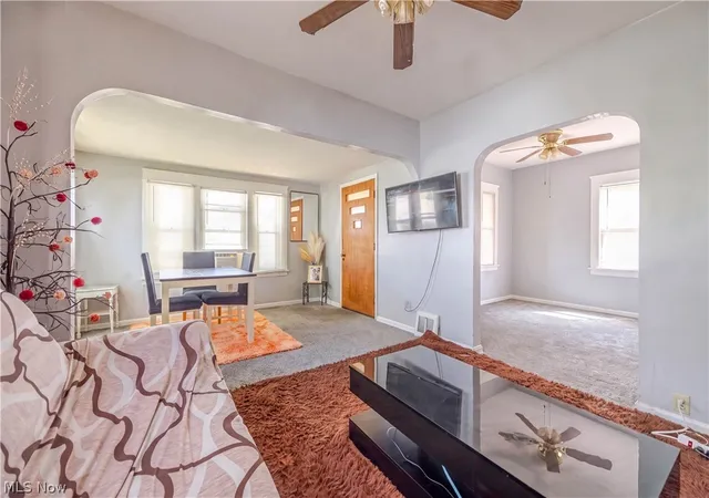 Listing Photo 4 - Condo for sale in building located at 18606 Cherokee Ave, Cleveland, OH 44119