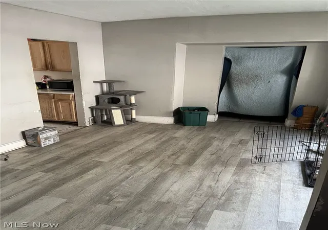 Photo 4 of Single family home for sale at 1264 Pondview Ave, Akron, OH 44305 | MLS# 5243852 | Listing updated on 2026-09-11