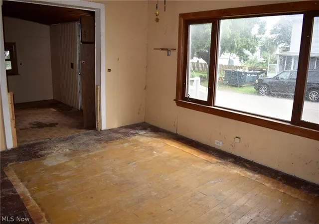 Photo 2 of Single family home for sale at 504 E Main St, East Palestine, OH 44413 | MLS# 5244333 | Listing updated on 2026-09-12