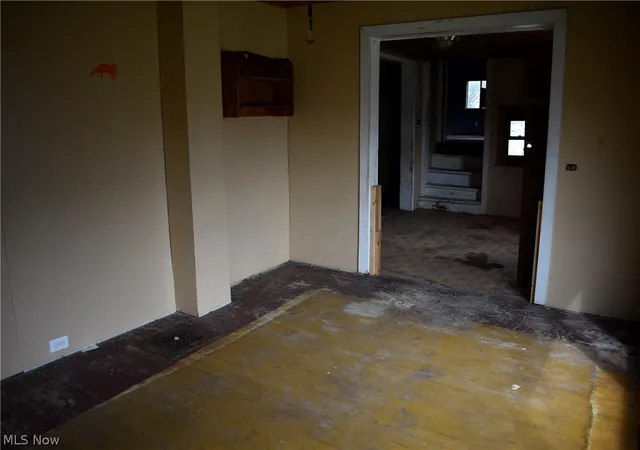 Photo 3 of Single family home for sale at 504 E Main St, East Palestine, OH 44413 | MLS# 5244333 | Listing updated on 2026-09-12
