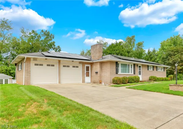 Photo 2 of Single family home for sale at 1351 Maple Hts Ln, Coshocton, OH 43812 | MLS# 5243225 | Listing updated on 2026-09-18