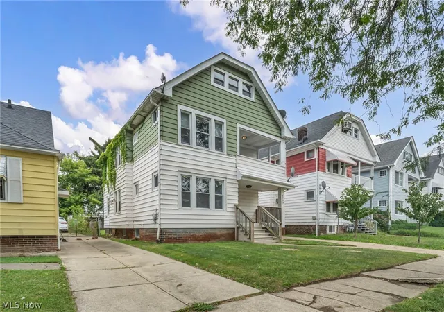 Listing Photo 4 - Condo for sale in building located at 3035 W 116th St, Cleveland, OH 44111
